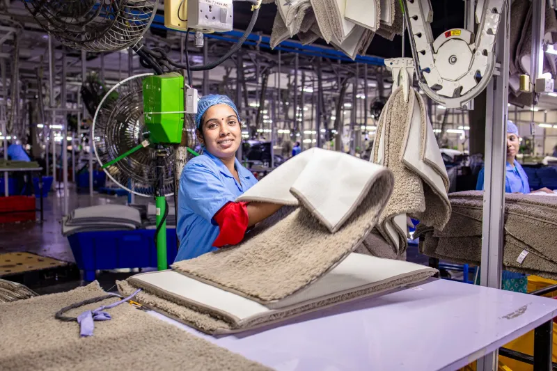 Peak Season, Steady Operation: A Practical Shrink Wrap Planning Guide for Industrial Volume Surges